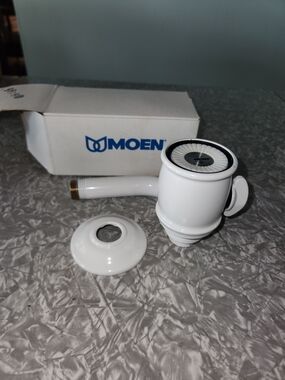 Moen White Hand Shower with Escutcheon